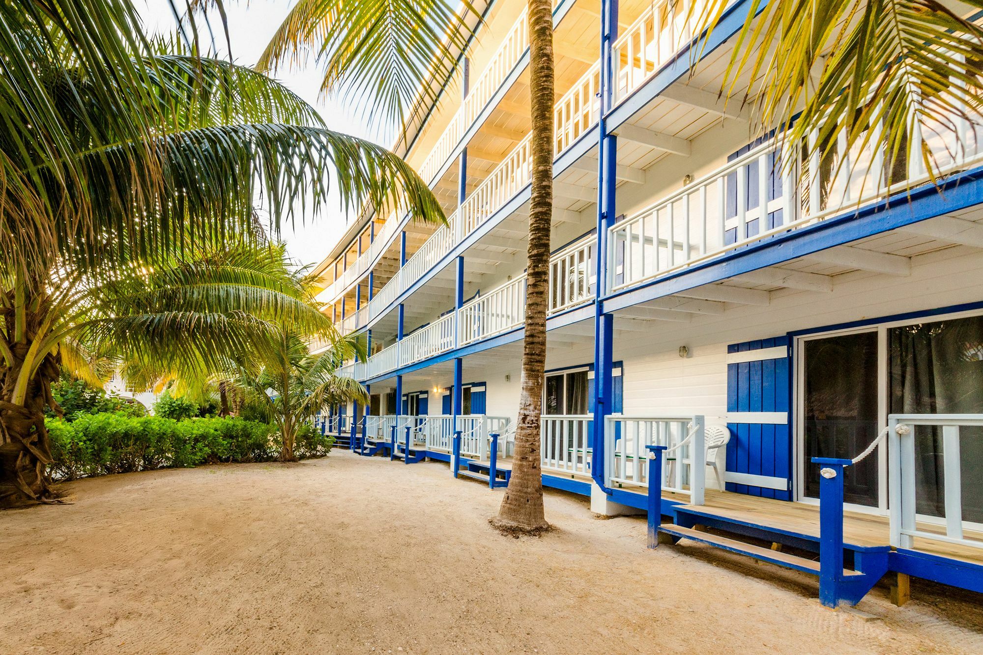 Caribbean Villas Hotel San Pedro  Exterior photo